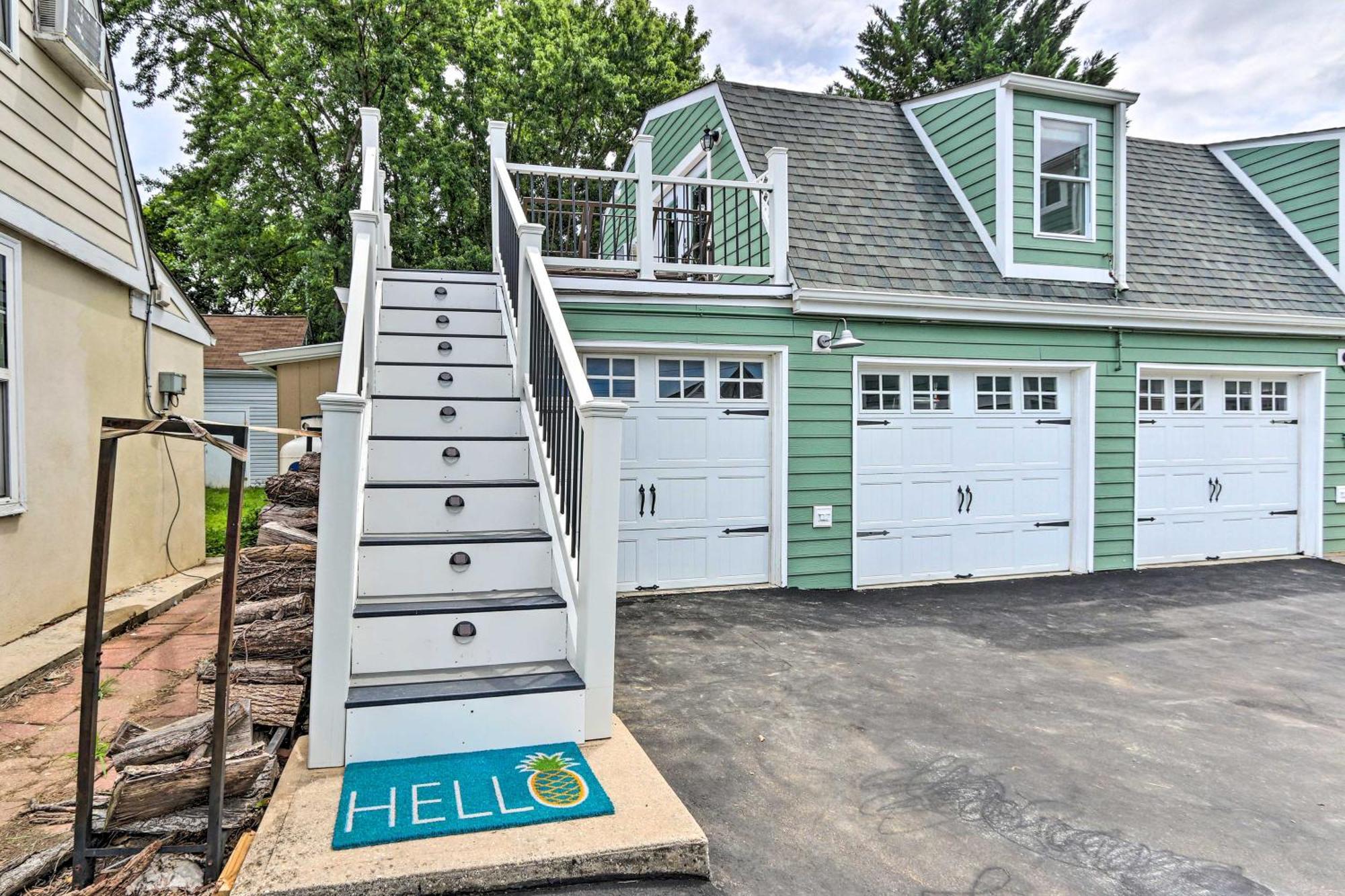 Epic Brunswick Apartment, Deck With Private Hot Tub! Exterior foto